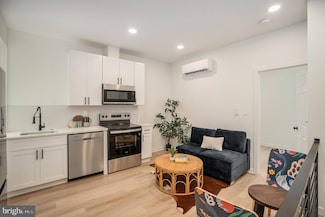 4429 Greene St, Philadelphia, PA 19144