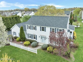 2 Belleauwood Cir, Watervliet, NY 12189