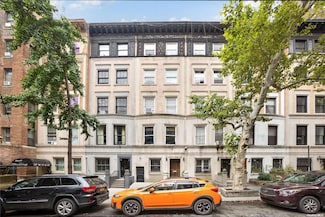 313 W 71st St, New York, NY 10023