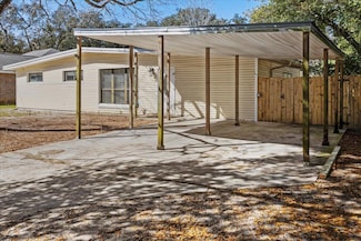 208 Forest Dr, Fort Walton Beach, FL 32547