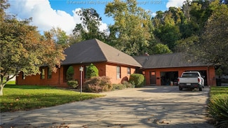 505 Whitaker Blvd W, Huntington, WV 25701