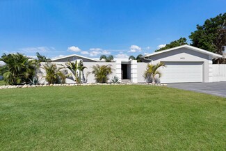 2473 Yorkshire Dr, Sarasota, FL 34231