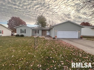 22 Appomatox Ave, Jacksonville, IL 62650