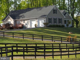 10581 Cliff Mills Rd, Marshall, VA 20115