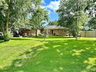 6812 W 34th Place, Tulsa, OK 74107