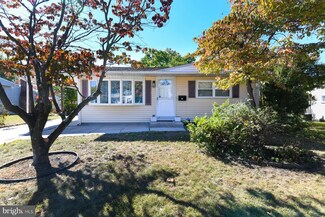 18 Merion Ln, Maple Shade, NJ 08052