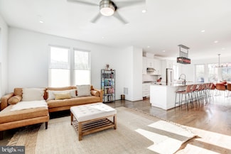 1035 Pendleton St, Alexandria, VA 22314