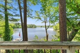 192 Furnace Ln, Pembroke, MA 02359