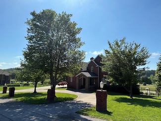 78 Pebble Beach Rd, Clever, MO 65631