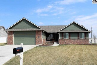 54 Detroit Dr, South Hutchinson, KS 67505
