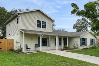 1305 Willow Valley Dr, Brandon, FL 33510