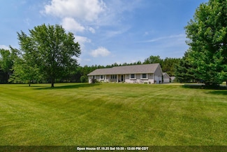 7645 Breeze Ln, Pulaski, WI 54162