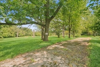 23347 N Indian Creek Rd, Lincolnshire, IL 60069