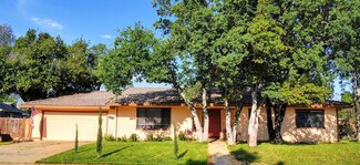 1711 Hawthorne Ct, Redding, CA 96002
