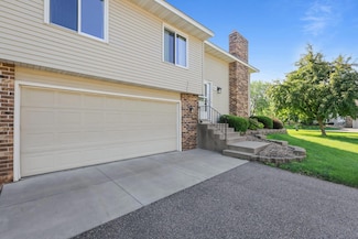 9915 106th Place N, Maple Grove, MN 55369