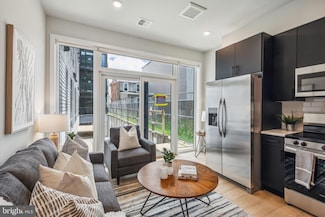 6910 Ridge Ave Unit 410, Philadelphia, PA 19128