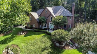 212 Greenfield Dr, Middlebury, IN 46540