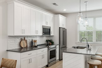 3330 Conviser Dr, Nashville, TN 37207