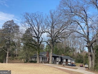 1114 N 18th St, Lanett, AL 36863