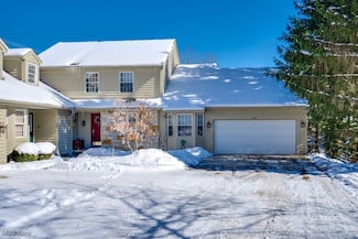 101 Royal Oak Dr, Aurora, OH 44202