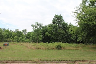 222 Wentworth Ln, Albany, GA 31721