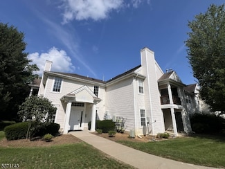 88 Overlook Dr, Stewartsville, NJ 08886