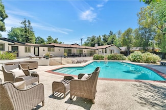 5067 Arundel Dr, Woodland Hills, CA 91364