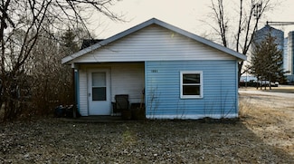 1004 Horace Ave N, Thief River Falls, MN 56701