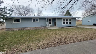 419 W 4th St, New Market, IA 51646