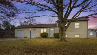 1251 Edenton Dr, Fort Wayne, IN 46804