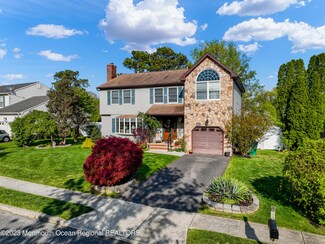 50 Davids Ln, Howell, NJ 07731