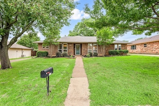 7529 Mapleleaf Dr, North Richland Hills, TX 76182