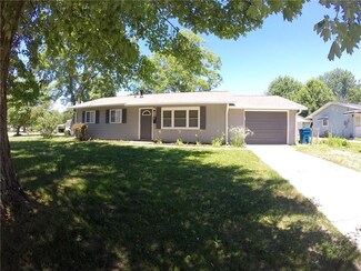 206 Parkview Dr, Whiteland, IN 46184