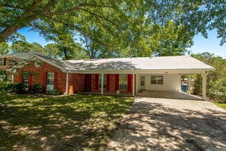 2108 Clapboard Hill Rd, Little Rock, AR 72227