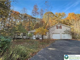 228 Victory Ln, Stroudsburg, PA 18360