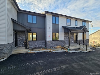 6 Milla Ln, Spring Valley, NY 10977