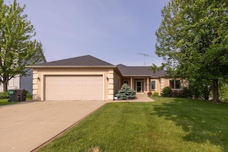 4374 Shetland Place NW, Rochester, MN 55901