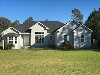 2657 Horseshoe Cove Rd, Waverly, GA 31565