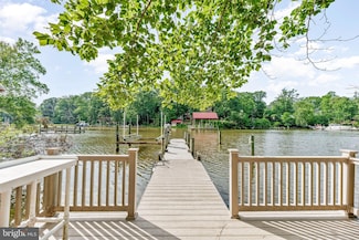 24611 Greenview Dr, Hollywood, MD 20636