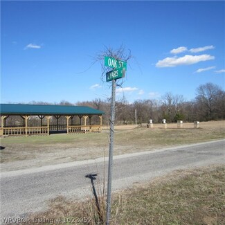 305 N Oak St, Stigler, OK 74462