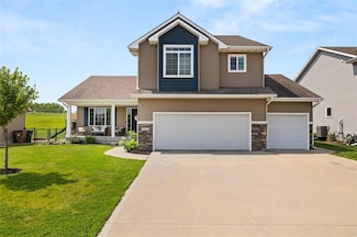 1444 Marina Cove Dr, Polk City, IA 50226
