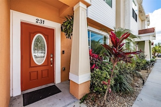 231 Alexander Woods Dr, Plant City, FL 33563