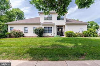 18 Kent Ln, Easton, PA 18045