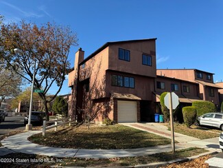10 Alan Loop, Staten Island, NY 10304