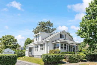 37 Rowena St, Worcester, MA 01606