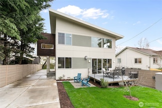332 NW 89th St, Seattle, WA 98117