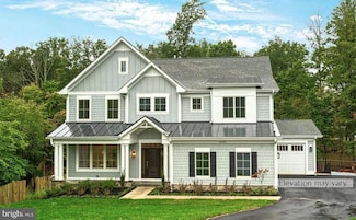 906 Frederick St SW, Vienna, VA 22180