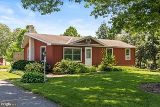 1715 Locust Grove Rd, Manheim, PA 17545