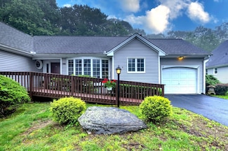 391 Woodridge, Shelton, CT 06484