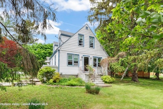 22 Eagle St, Hudson, NY 12534